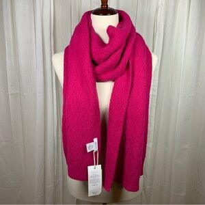 Mersea 100% Nylon Hot Pink‎ Chalet Scarf 
Basket Weave Pattern Brand New
